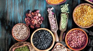 Legumi: Consumarli 3-4 volte a settimana abbassa il rischio di malattie croniche.