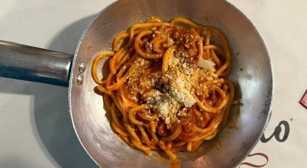 Il segreto per la ricetta perfetta: ingredienti freschi e passione in cucina.