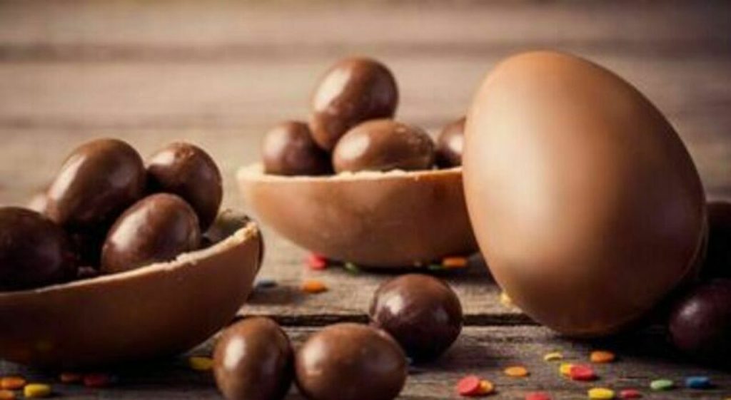 Uova di Pasqua in aumento: prezzi oltre 77 euro per colpa del cacao e oltre.