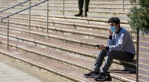 Epidemia nel Regno Unito: esperti analizzano cause e possibili scenari futuri.