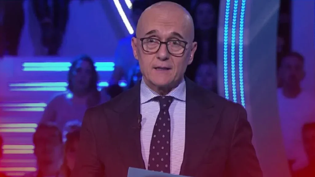 Signorini critica Corona e chi vive di cattiveria nel mondo dello spettacolo