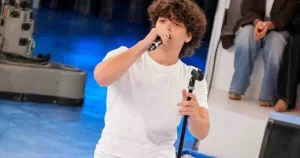 Chi è Gard, cantante di Amici 25: età, origini e fidanzata reale
