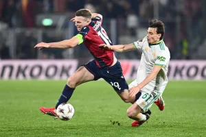 Europa League: Bologna e Roma pareggiano 1-1, Pellegrini risponde a Bernardeschi.