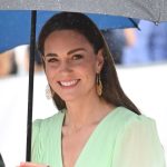Kate Middleton incanta con un elegante abito verde menta: ideale per rinfrescare il tuo stile primaverile.