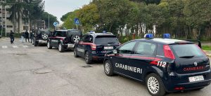 Carabinieri a Roma: grande operazione contro l’illegalità, arresti e controlli intensificati.