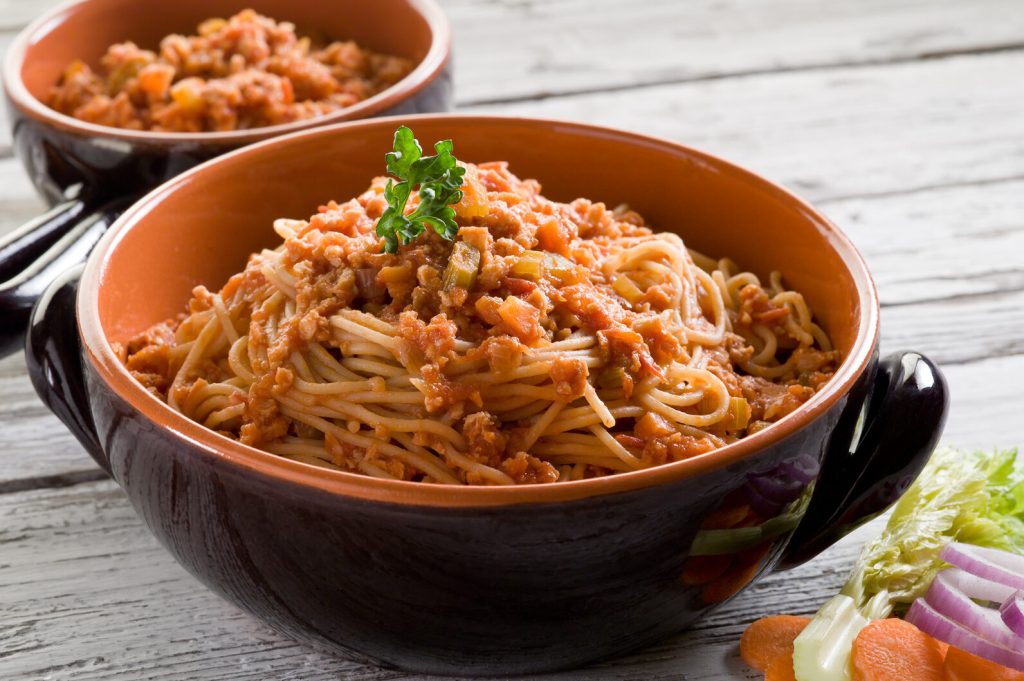 Delizioso Ragù di Soia: un’innovativa ricetta con cernia, tonno e salamella. Scoprila ora!