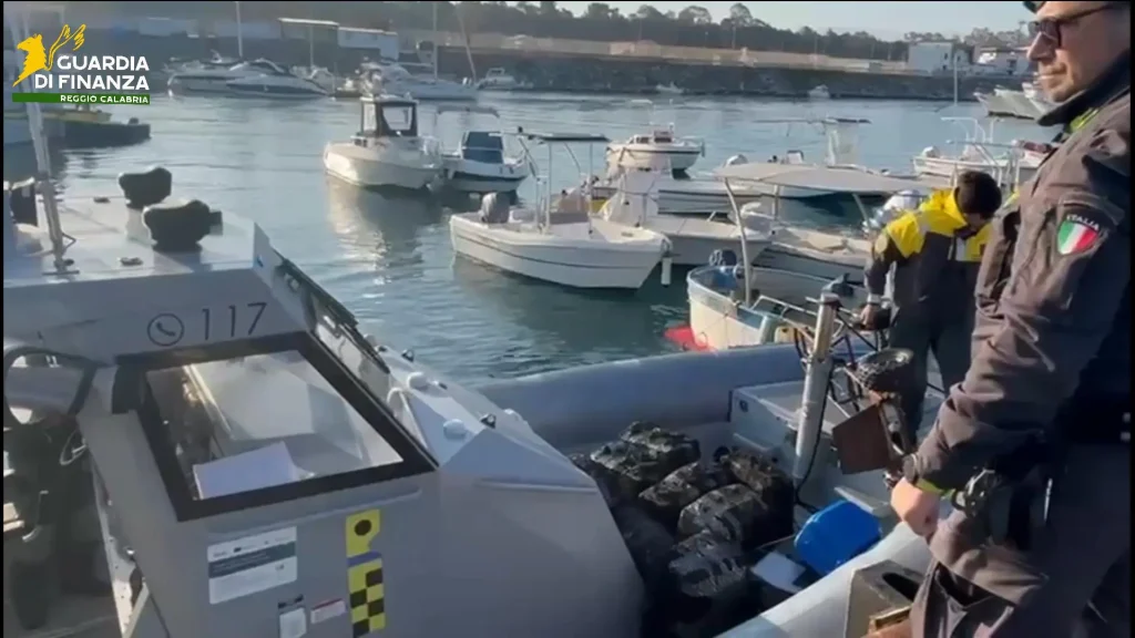 Guardia di Finanza sequestra 400 kg di cocaina a Gioia Tauro in tre operazioni