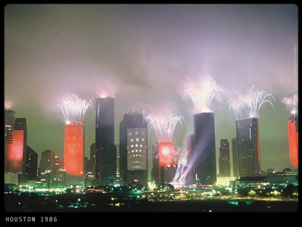 5 aprile 1986: Jean-Michel Jarre tiene un concerto in omaggio alle vittime della tragedia dello Space Shuttle Challenger
