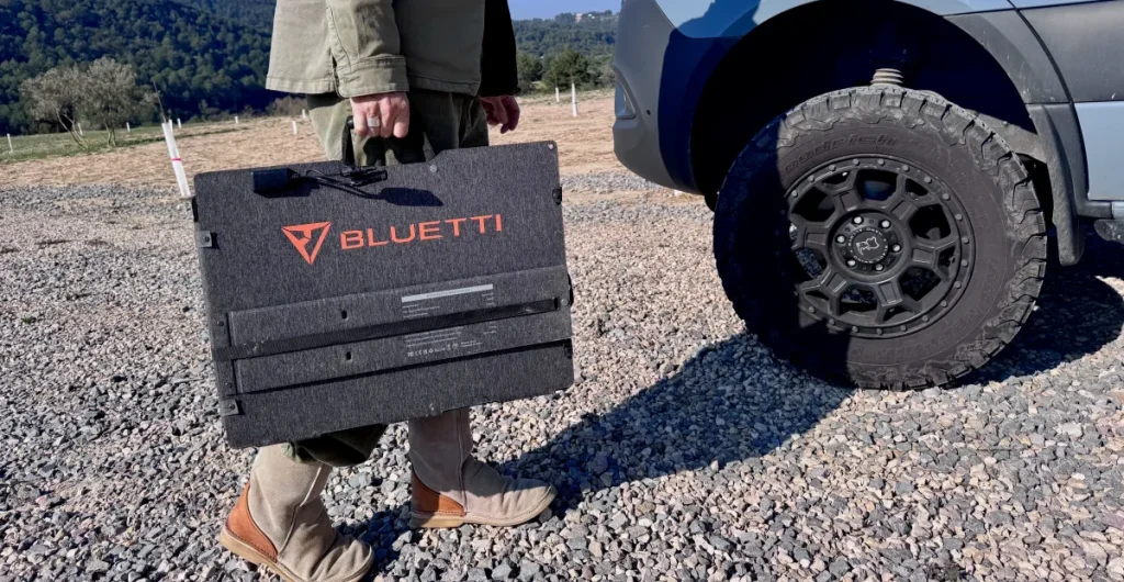 Pannello solare Bluetti Sora 500: potenza sorprendente in un formato compatto per ogni esigenza.