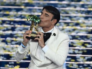 Sanremo, Sal Da Vinci trionfa: “Vittoria dedicata a tutto un popolo” / Video