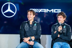 Formula 1 in Australia: Ferrari ottimista, Mercedes prepara la sfida con determinazione.