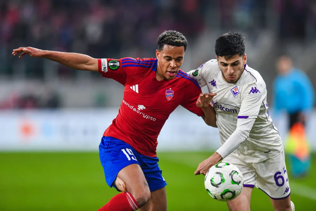 Fiorentina batte Rakow 2-1 e avanza ai quarti di finale della Conference League.