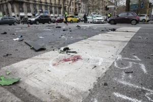 Tragico incidente auto-moto a Milano: perdono la vita due giovani ventenni.