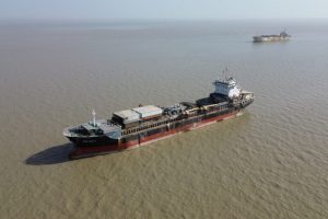 Guinea-Bissau: governo transitorio vieta produzione di farina di pesce per tutela ambientale.