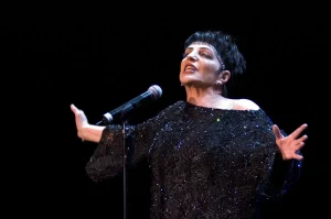 Liza Minnelli festeggia 80 anni: icona di cinema, teatro e musica mondiale