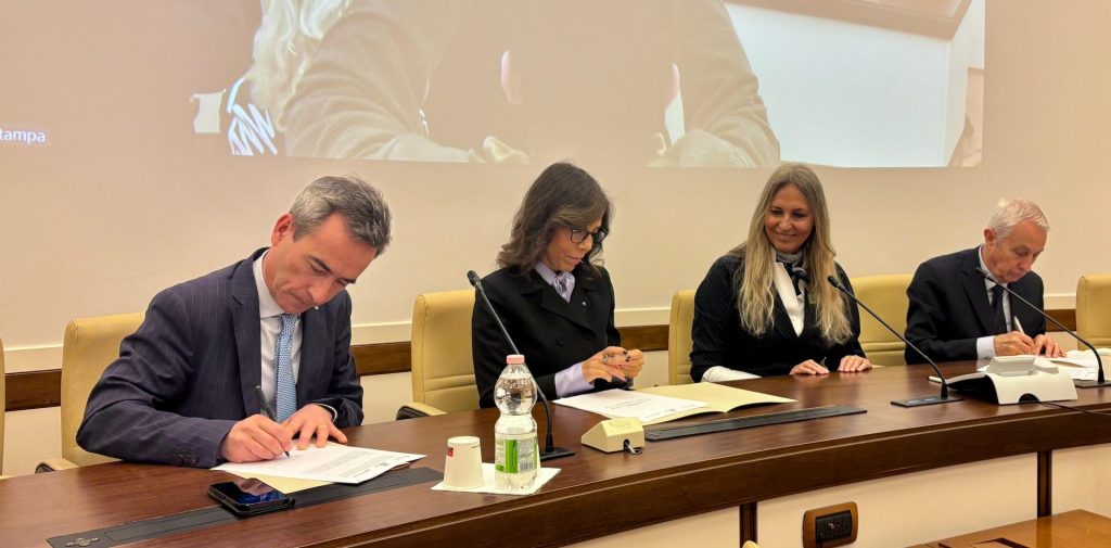 Utilitalia, Legambiente e Consumers’ Forum firmano il Manifesto per eliminare i Pfas