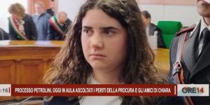 Chiara Petrolini: la sua potente oratoria in aula conquista l’attenzione di tutti.
