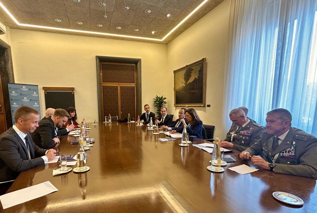 Italia e Norvegia: Rauti e Petersen discutono l’Artico come fulcro strategico globale