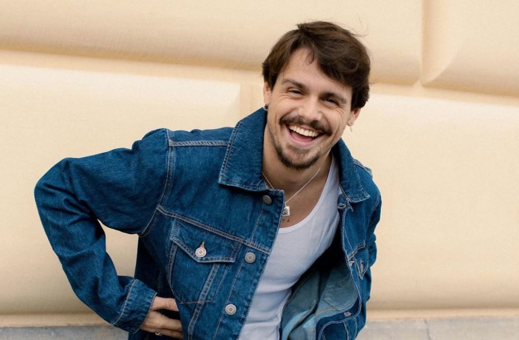 Renato Biancardi al GF VIP 2026: “Pronto a innamorarmi, amicizia di 7 anni con De Martino”