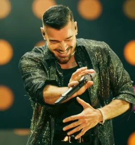 23 marzo 1999: viene pubblicato il successo mondiale “Livin’ la Vida Loca” di Ricky Martin