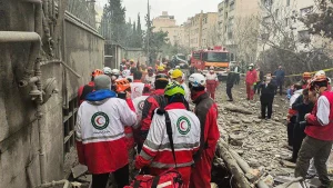 Israele colpisce Teheran: uccisi Larijani e Soleimani, leader della difesa e delle guardie.