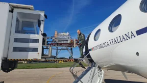 Bimbo in pericolo: trasferito d’urgenza da Alghero a Torino con volo dell’Aeronautica Militare.