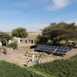 Il conflitto in Medio Oriente svela i rischi dei fossili in Africa e promuove l’energia pulita.