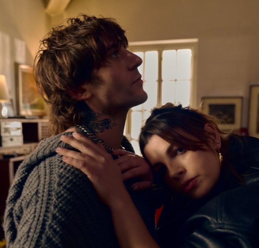 Emma e Rkomi lanciano il nuovo singolo “Vacci piano” il 13 marzo 2024