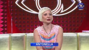 Grande Fratello Vip 2026, Antonella Elia: “Vivo una solitudine che conosco da sempre” | Video Mediaset