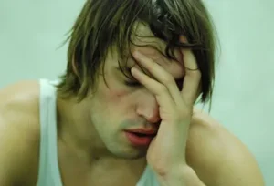 Cause, sintomi e consigli essenziali per mantenerti sempre ben idratato e in salute