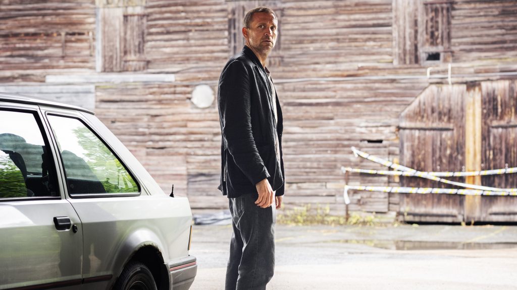 Insegui il terrore: Detective Hole svela l’oscurità di un serial killer