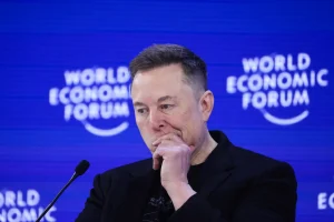 Musk riparte con xAI: un nuovo inizio dopo errori passati.