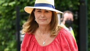 Carole Middleton sceglie ogni estate queste scarpe eleganti e comode: scopri il nostro shopping!