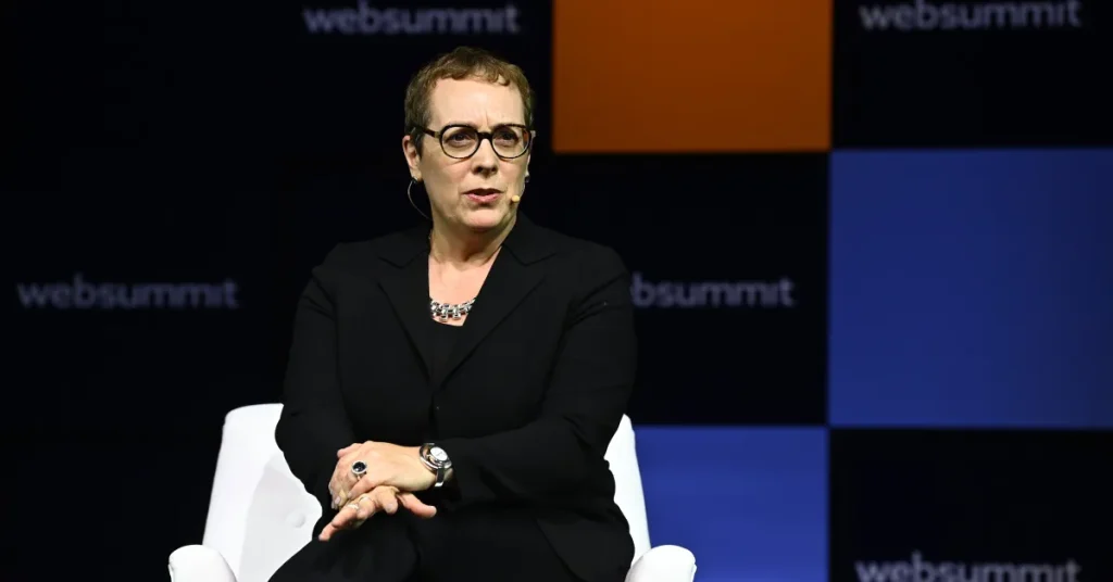 Esperto di Grammarly fa causa all’azienda per l’IA che ruba identità.