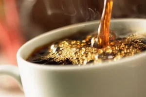Come la caffeina trasforma energia, umore e concentrazione nel tuo corpo ogni giorno