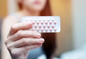 Farmaci che provocano aumento di peso: cause e effetti delle medicine sulla bilancia