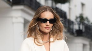 Rosie Huntington-Whiteley annuncia: la borsa Stockholm di DeMellier supera New York tra le preferite.