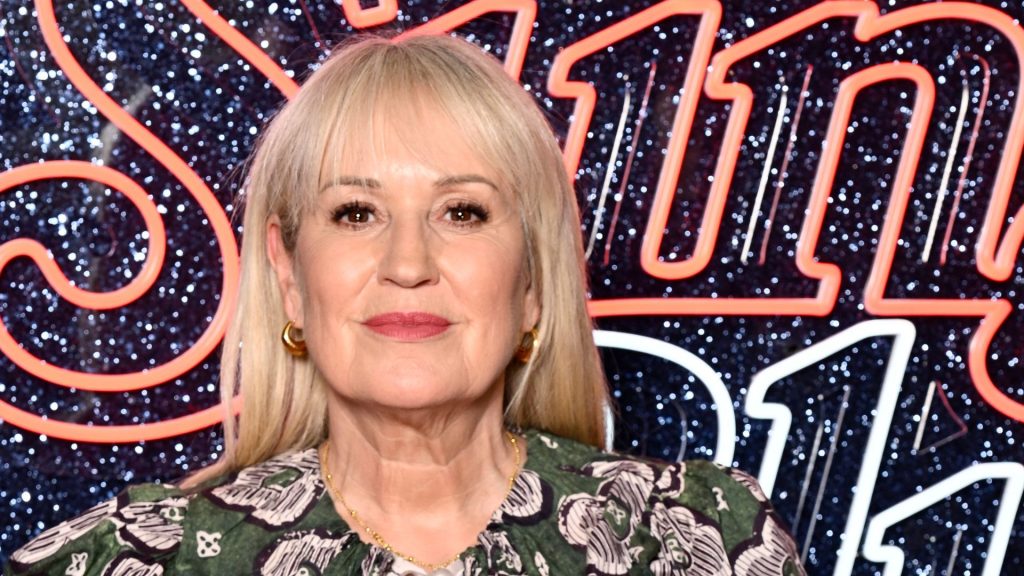 Scopri il midi dress contrastato di Nicky Chapman, perfetto per le giornate primaverili.