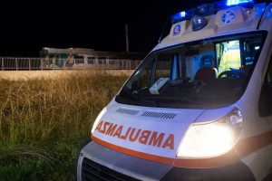 Incidente a Roma: auto in fuga causa la morte di tre persone.
