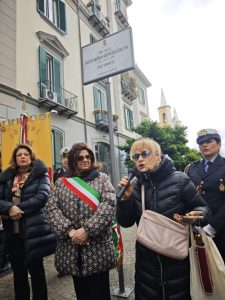 Napoli onora Artemisia Gentileschi: le scale del Vomero dedicate alla celebre pittrice.