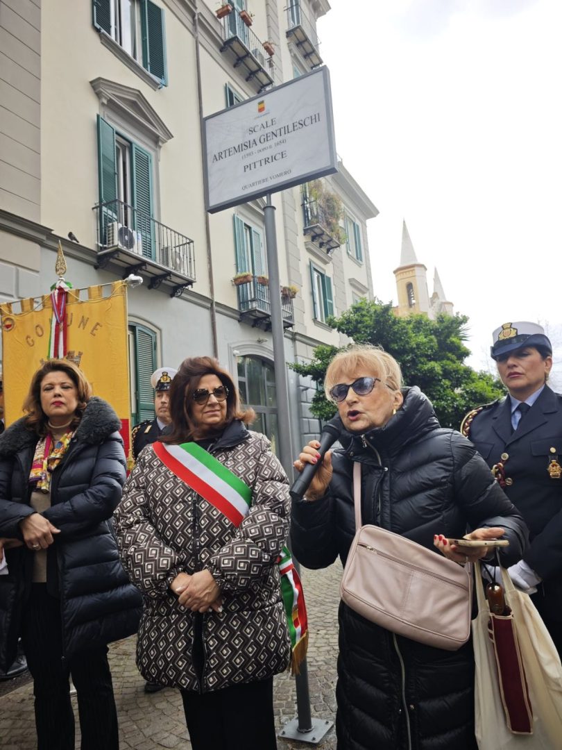 Napoli onora Artemisia Gentileschi: le scale del Vomero dedicate alla celebre pittrice.