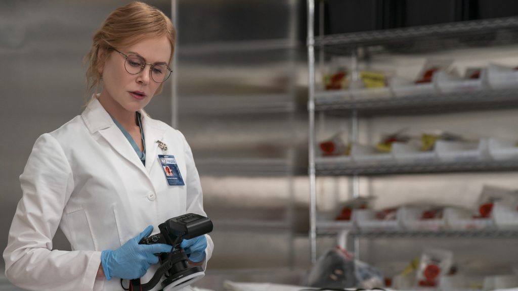 Kay indaga su un serial killer: misteri e suspense in ‘Scarpetta’.