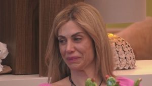 Paola Caruso a GF Vip 2026: lotta per salvare il figlio, servono soldi per operarlo