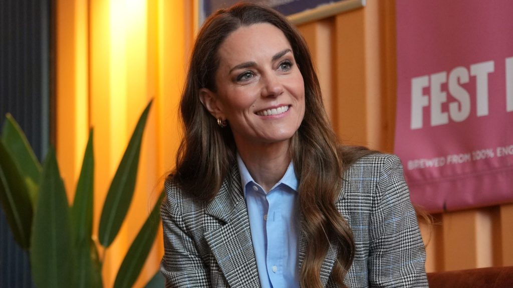 Kate Middleton: cambia vita dopo la diagnosi di cancro, più attenta e consapevole.