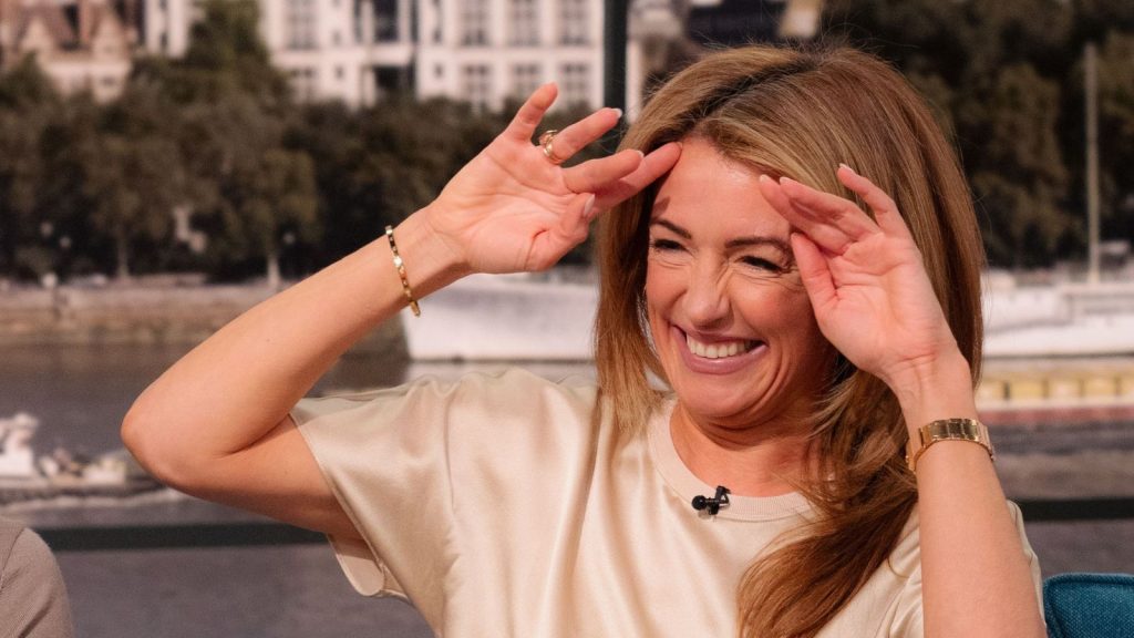 Cat Deeley: l’outfit perfetto per restare freschi e alla moda in ogni occasione.