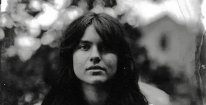 Il musicista folk Murphy Campbell minacciato da falsi AI e troll del copyright