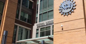 Trump licenzia l’intero Consiglio Nazionale delle Scienze: conseguenze e reazioni.