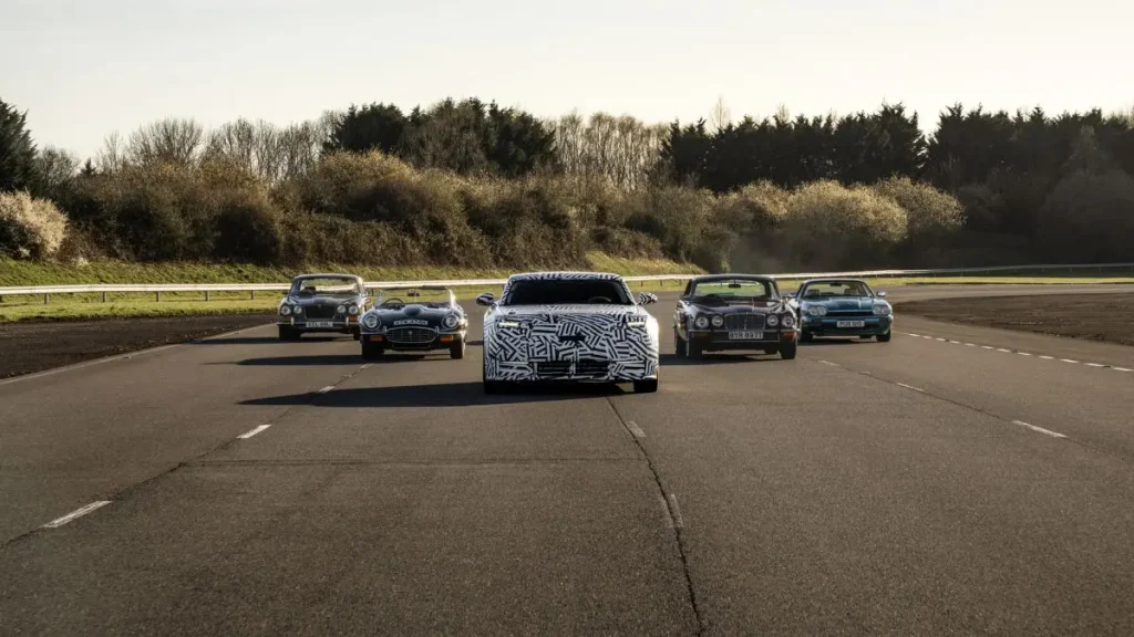 Svelata a settembre la nuova Jaguar GT elettrica: lusso e innovazione per il futuro.