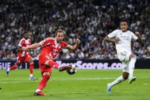 Bayern trionfa al Bernabeu: Real Madrid sconfitto 2-1 nel primo round decisivo.