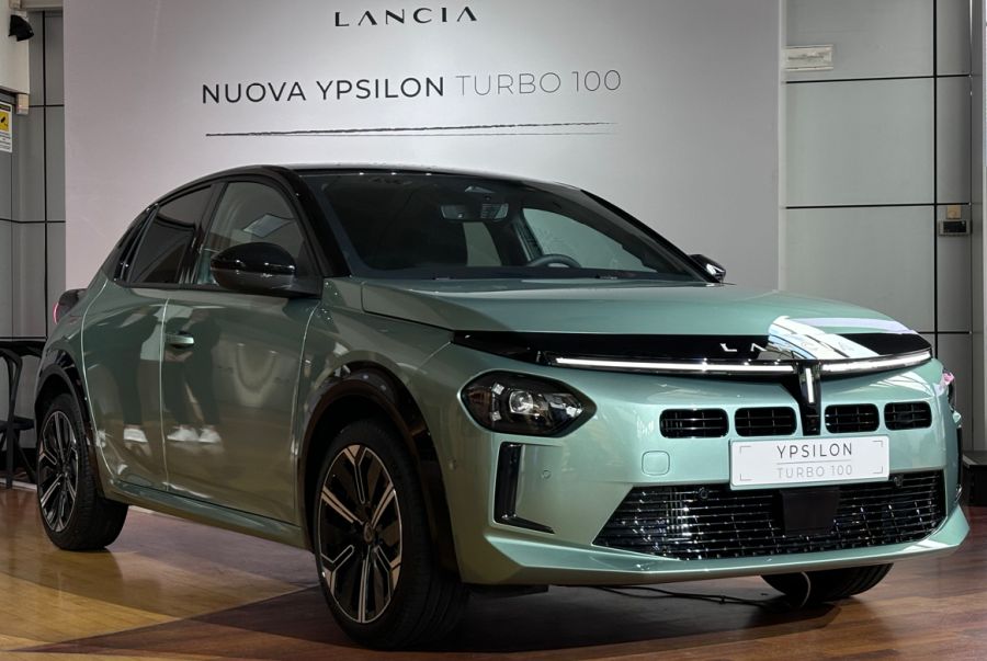 Lancia Ypsilon Turbo 100: la sportiva con cambio manuale che conquista la strada.